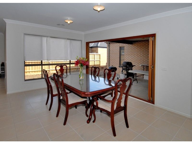 16 Hemsley Drive, Deer Park VIC 3023