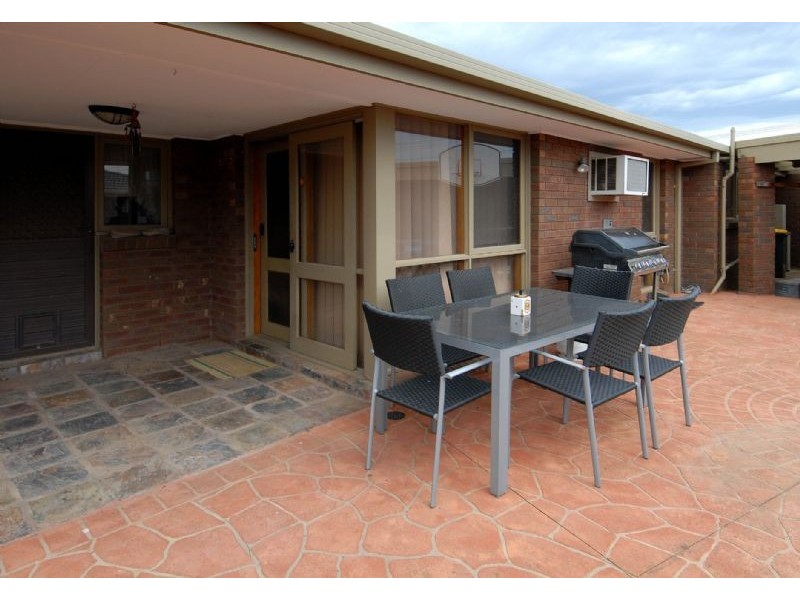 40 Fairfax Circuit, Albanvale VIC 3021
