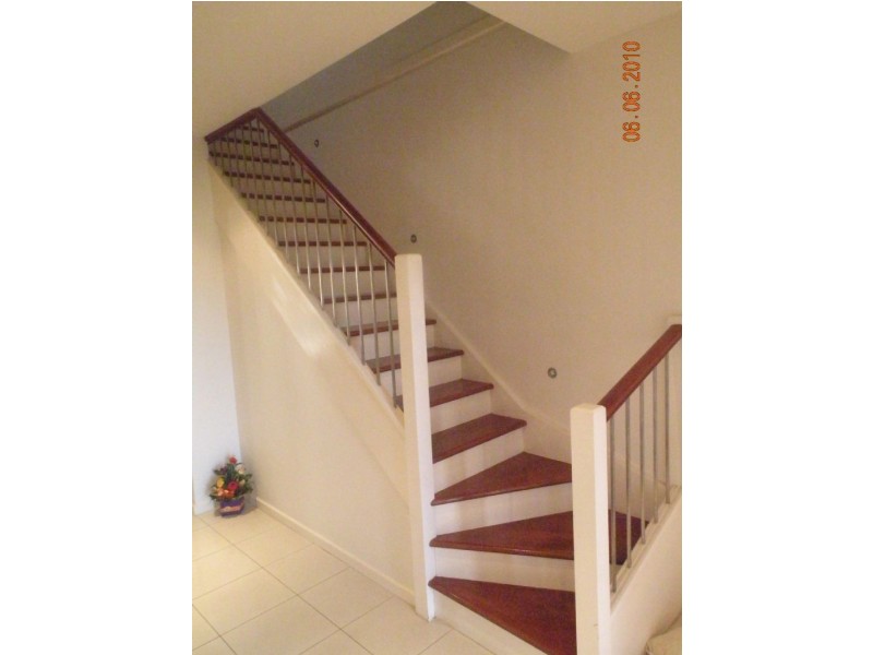 6 Oatlands lane, Cairnlea VIC 3023