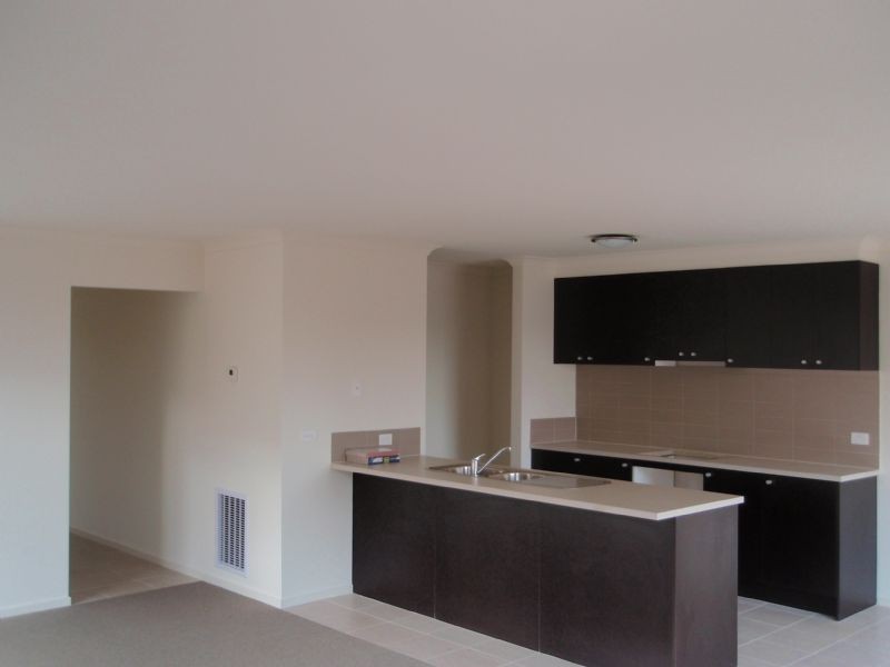 33 Levenia Street, Cairnlea VIC 3023