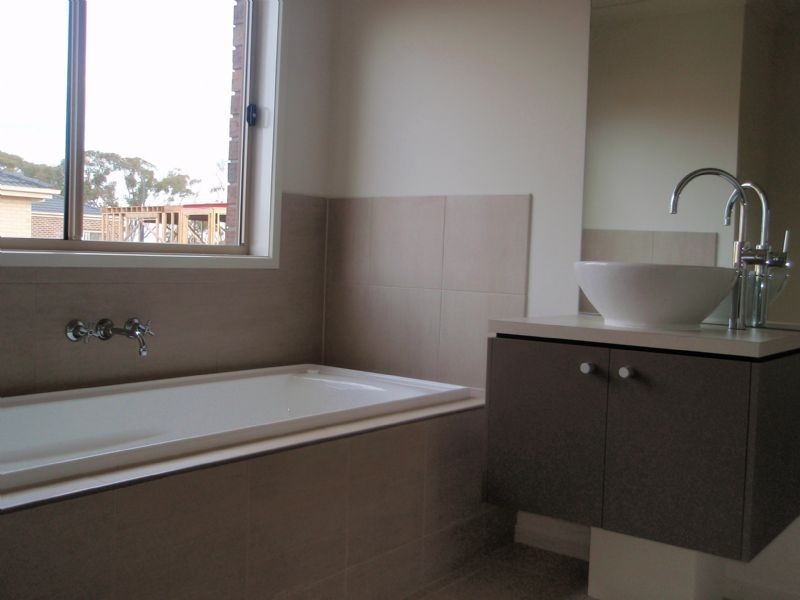 33 Levenia Street, Cairnlea VIC 3023