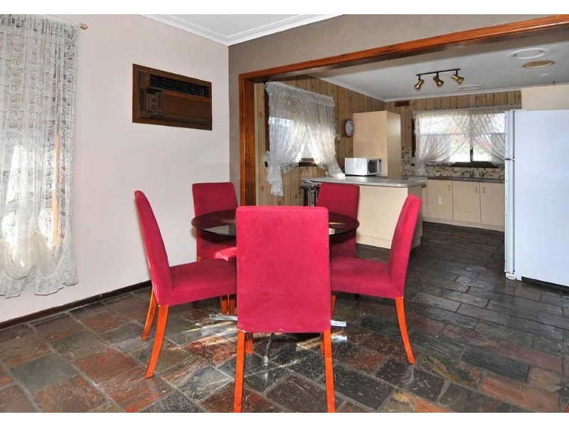 11 Throsby Crescent, Deer Park VIC 3023