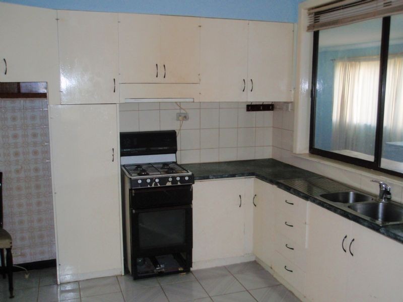 43 Station Road, Deer Park VIC 3023