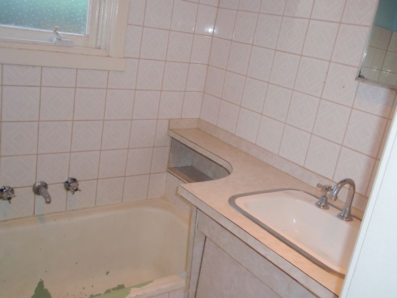 43 Station Road, Deer Park VIC 3023