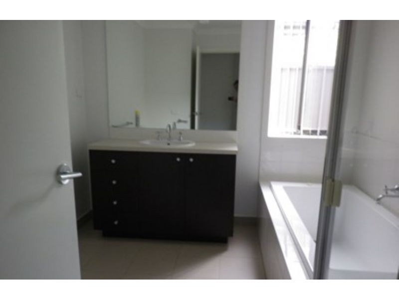 36 Erin Square, Deer Park VIC 3023