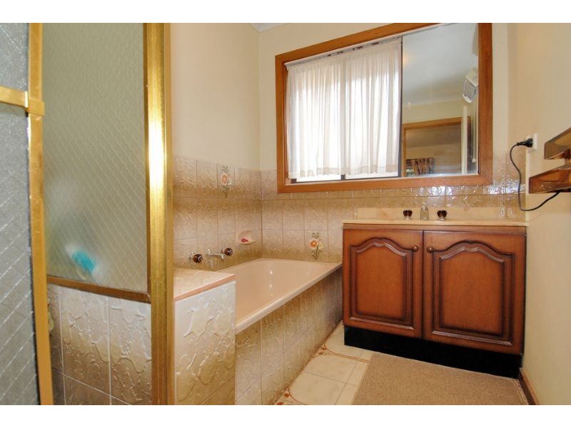 23 Huddersfield Road, Deer Park VIC 3023