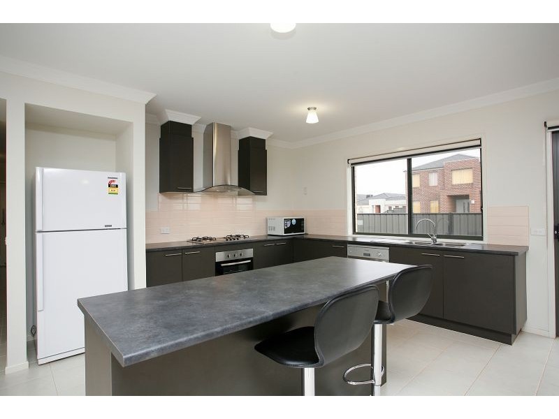 12 Sinclair Green, Derrimut VIC 3030