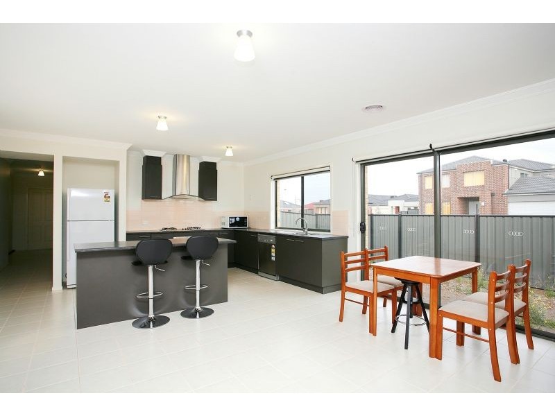 12 Sinclair Green, Derrimut VIC 3030