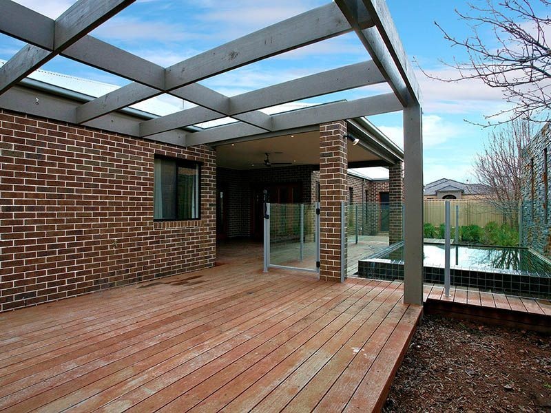 7 Selwyn Close, Caroline Springs VIC 3023