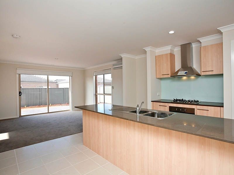 80 Pioneer Drive, Deer Park VIC 3023
