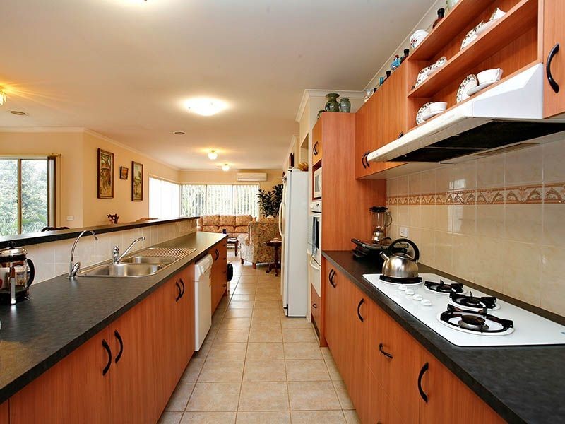 3 McQuillan Way, Burnside VIC 3023