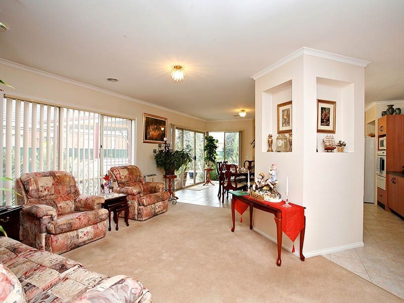 3 McQuillan Way, Burnside VIC 3023