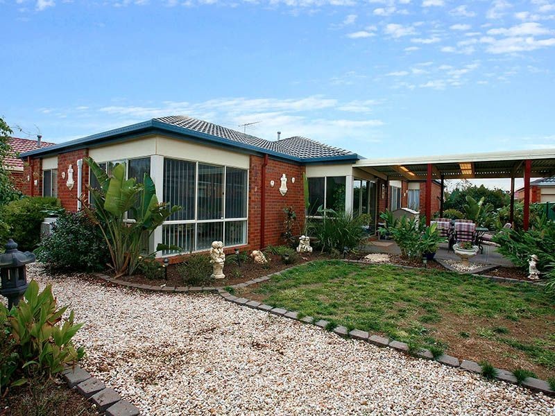 3 McQuillan Way, Burnside VIC 3023