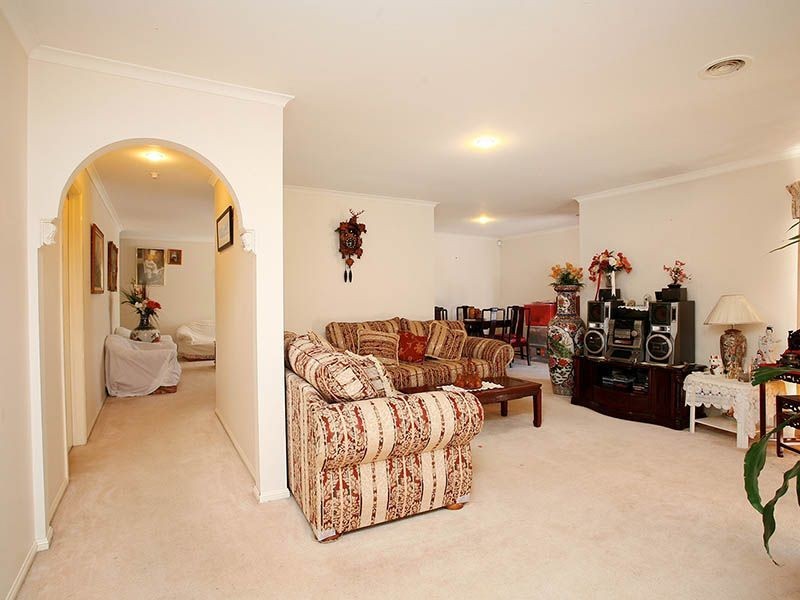 9 Monica Avenue, Caroline Springs VIC 3023