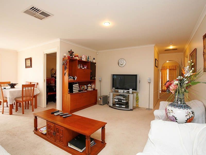 9 Monica Avenue, Caroline Springs VIC 3023