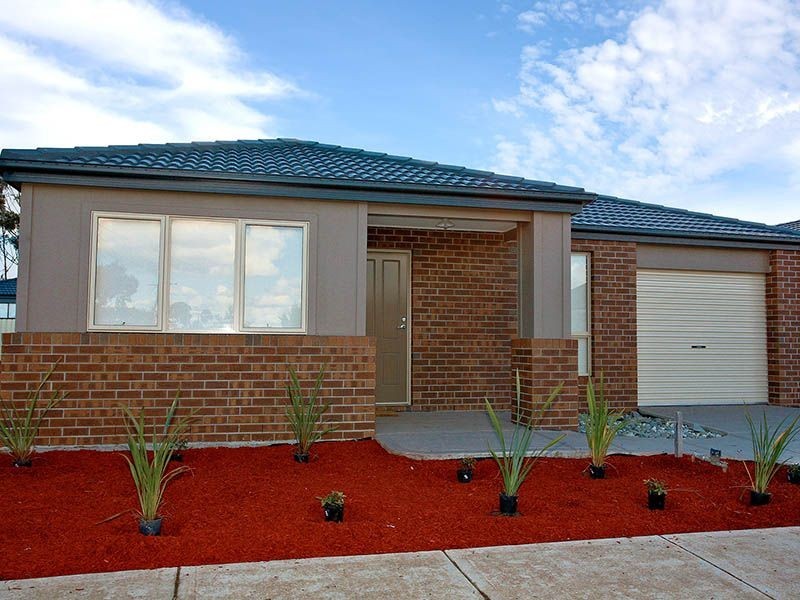 33 Levenia Street, Cairnlea VIC 3023