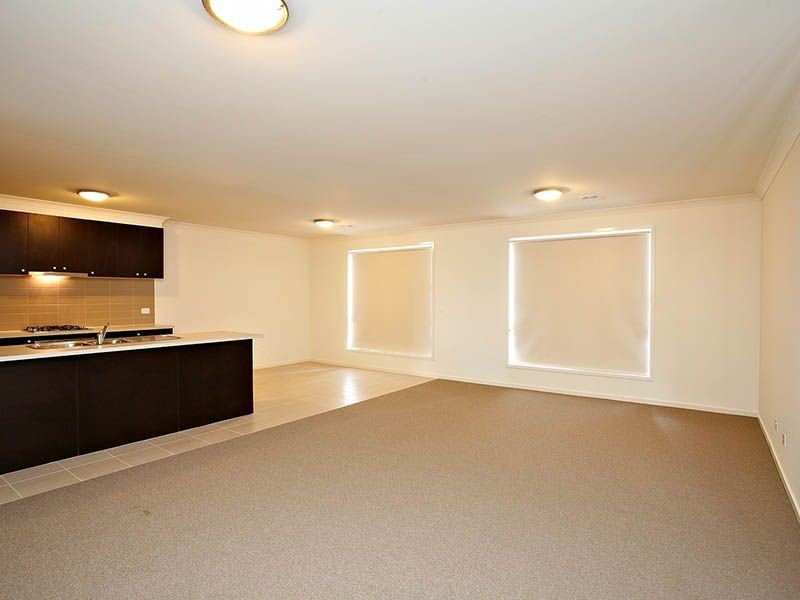 33 Levenia Street, Cairnlea VIC 3023