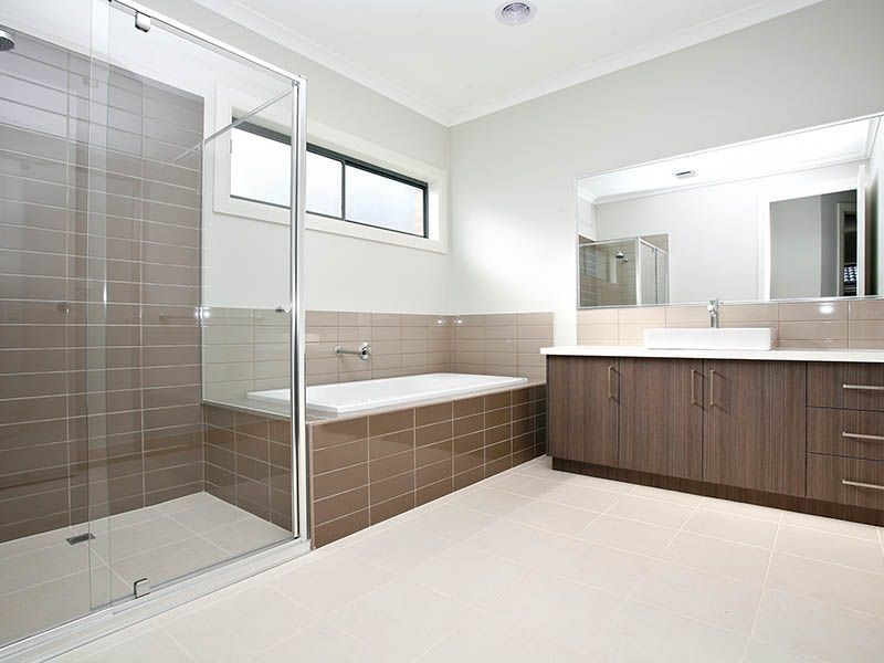 16 Chiswick Crescent, Derrimut VIC 3030