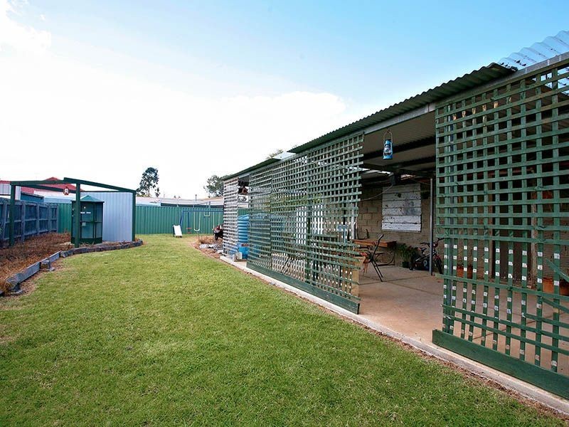 56 Railway Parade, Deer Park VIC 3023