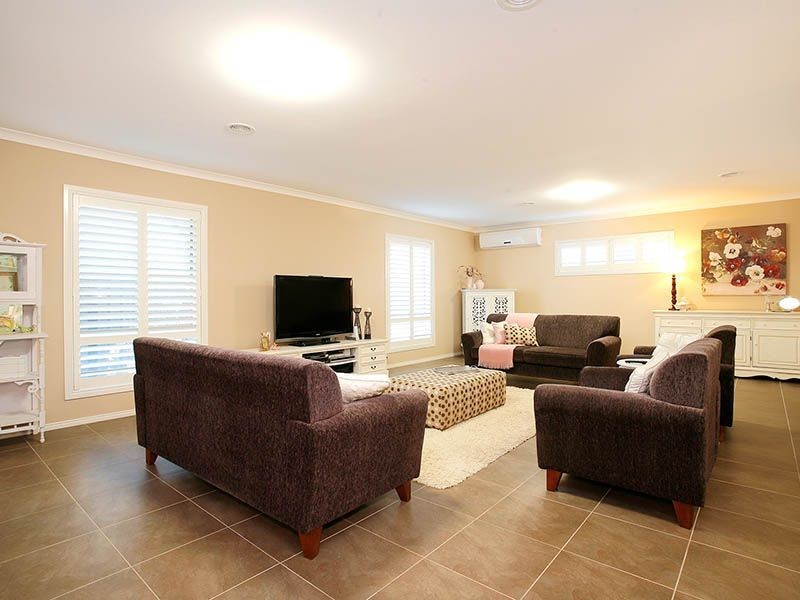 2 Pendragon Crescent, Derrimut VIC 3030