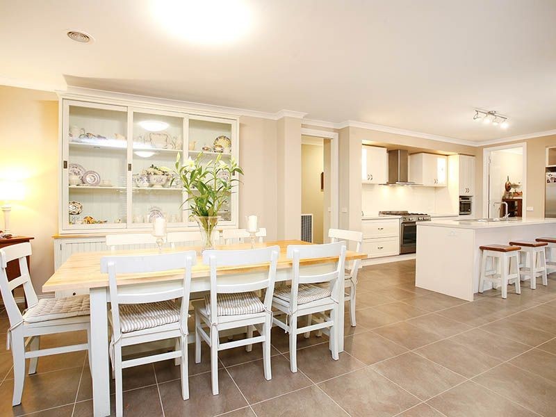 2 Pendragon Crescent, Derrimut VIC 3030