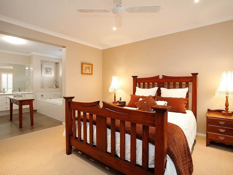 2 Pendragon Crescent, Derrimut VIC 3030