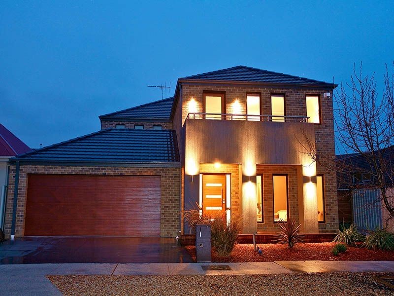 4 Coliban Gardens, Caroline Springs VIC 3023