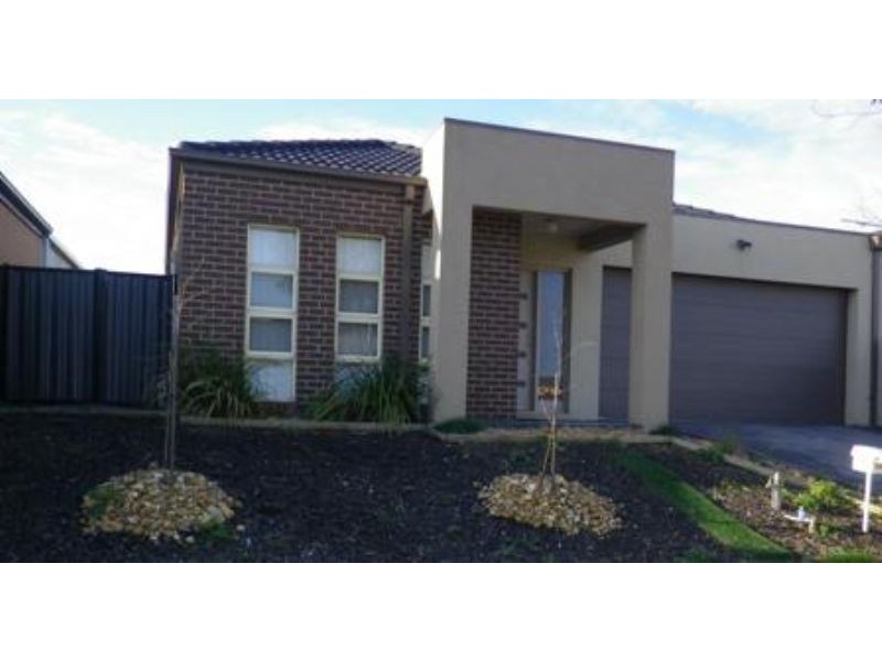 24 Grosvenor Crescent, Derrimut VIC 3030