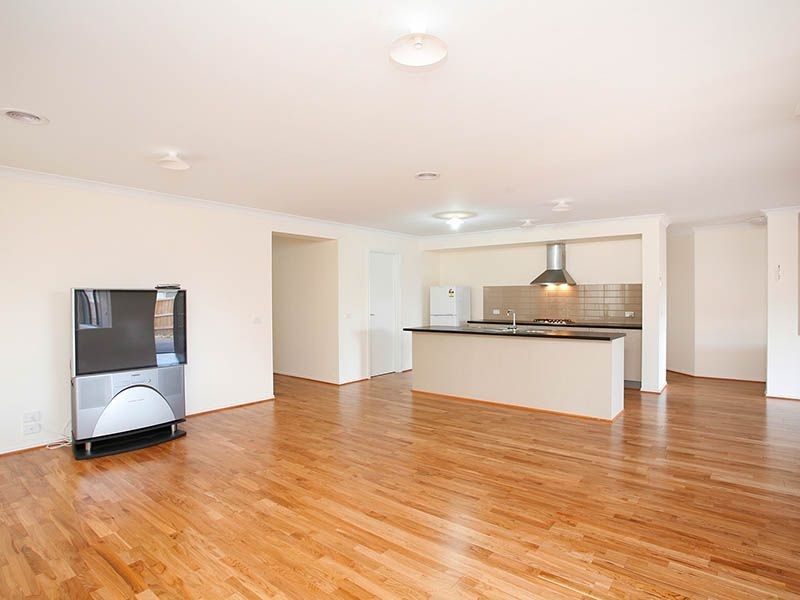 13 Old Course Crescent, Deer Park VIC 3023