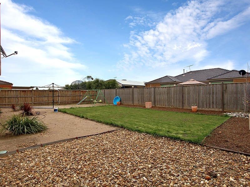 8 Como Avenue, Burnside Heights VIC 3023