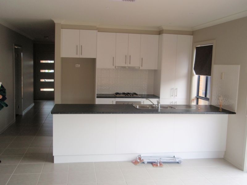 21 Abernathy Avenue, Deer Park VIC 3023