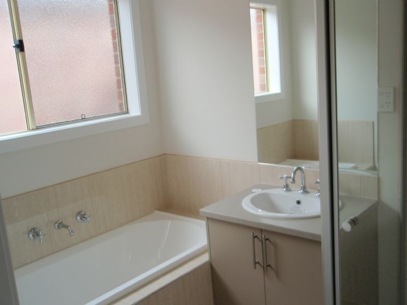 48 Hatchlands Drive, Deer Park VIC 3023