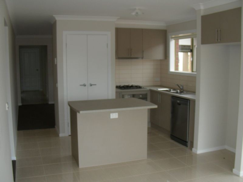 48 Hatchlands Drive, Deer Park VIC 3023