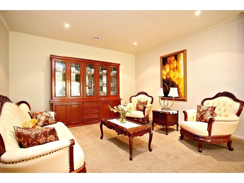 16 Cassan Way, Caroline Springs VIC 3023