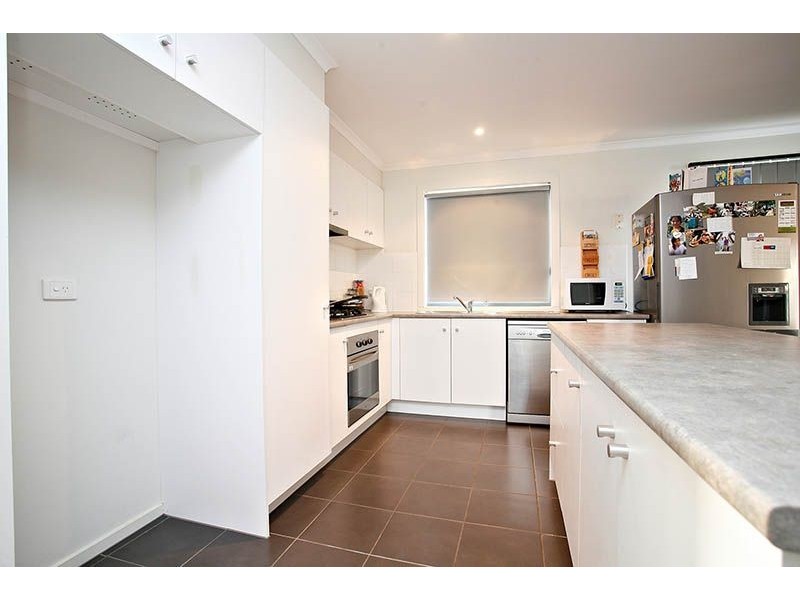 2 Yalding Place, Deer Park VIC 3023