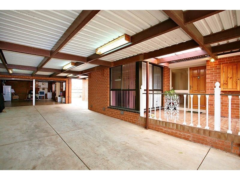 40 Angelique Grove, Albanvale VIC 3021