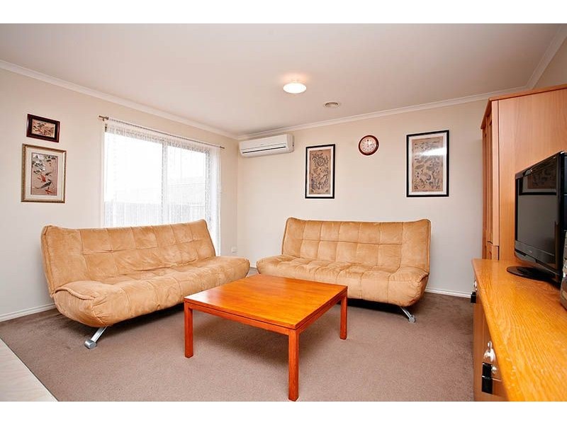 7 Earls Court, Deer Park VIC 3023
