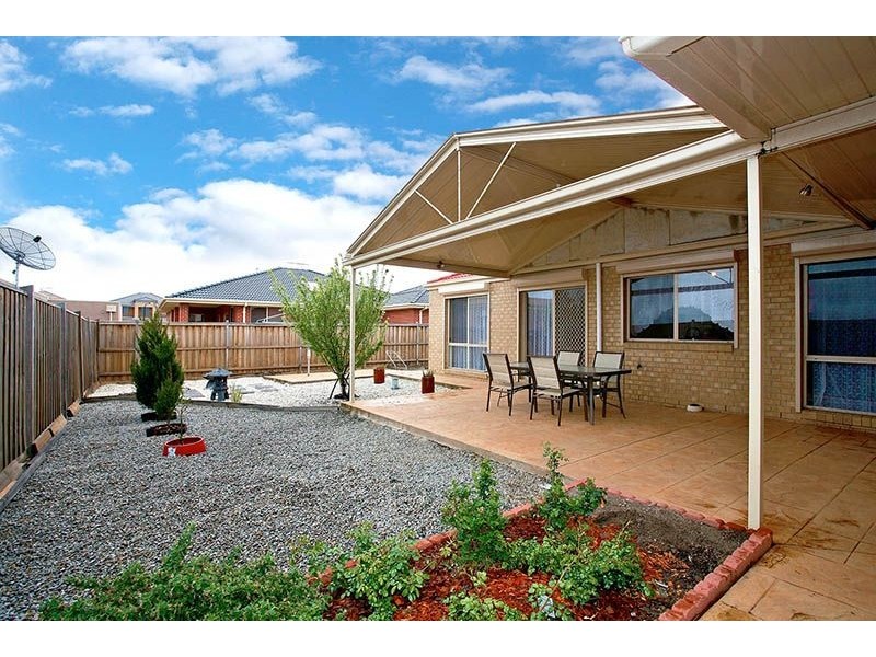 7 Earls Court, Deer Park VIC 3023