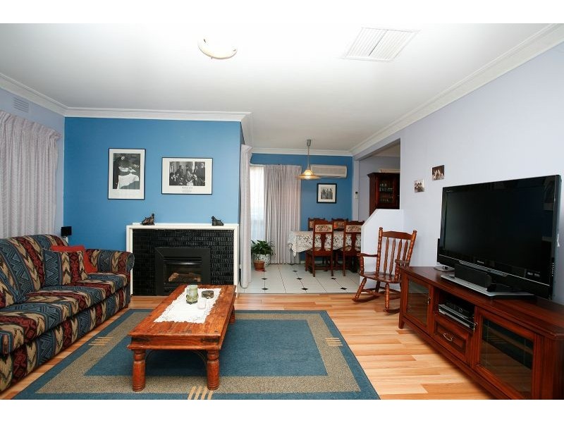 11 Little Street, Deer Park VIC 3023