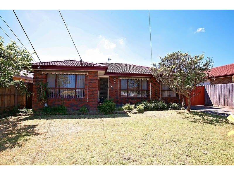 32 Newbury Street, Deer Park VIC 3023