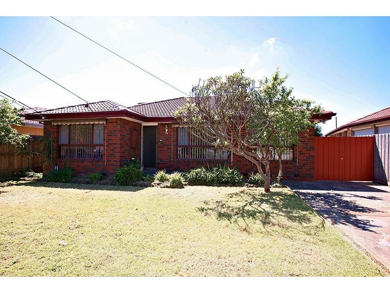 32 Newbury Street, Deer Park VIC 3023
