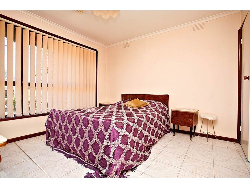 32 Newbury Street, Deer Park VIC 3023