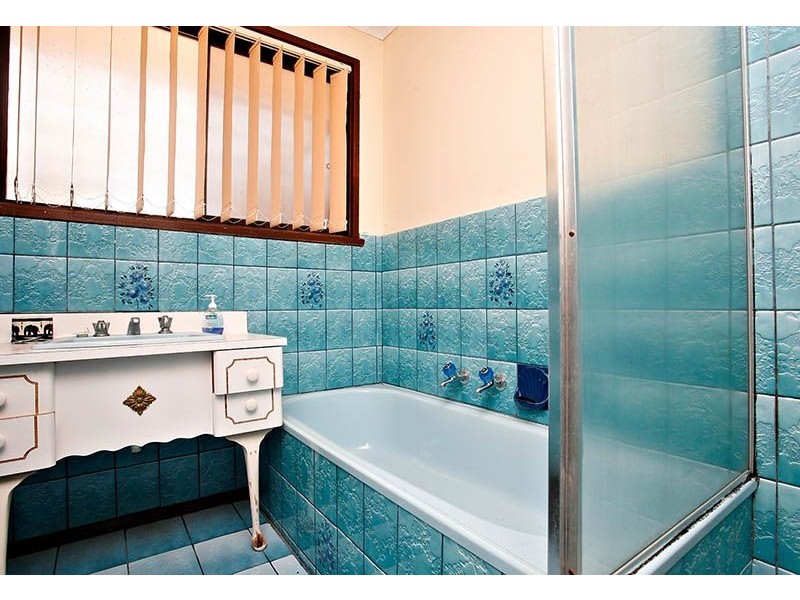 32 Newbury Street, Deer Park VIC 3023