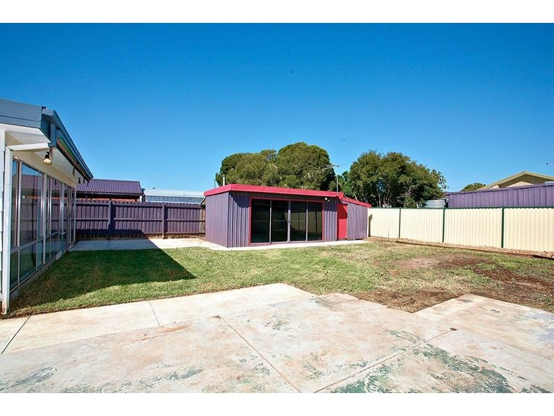 15 Meager Street, Deer Park VIC 3023