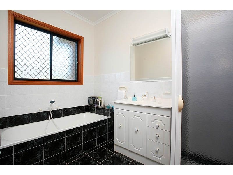 33 Kunat Street, Deer Park VIC 3023