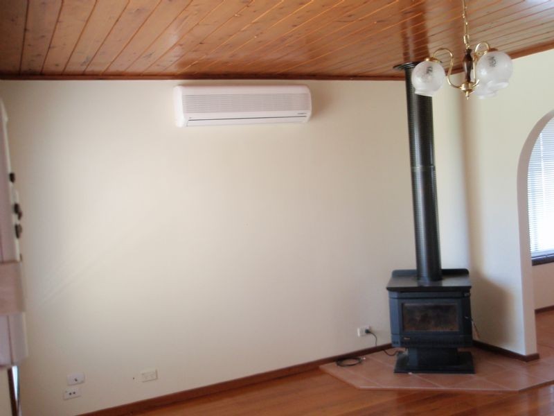 15 Salmond Street, Deer Park VIC 3023