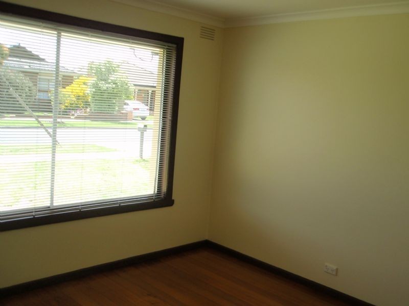 15 Salmond Street, Deer Park VIC 3023