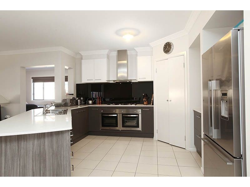 17 Hemsley Drive, Deer Park VIC 3023