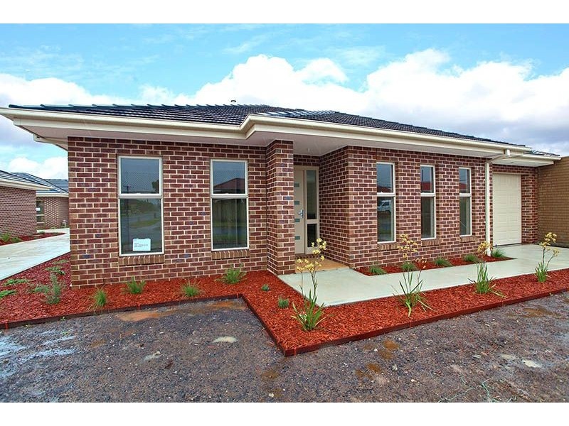 Unit 2/103 Quinn, Deer Park VIC 3023