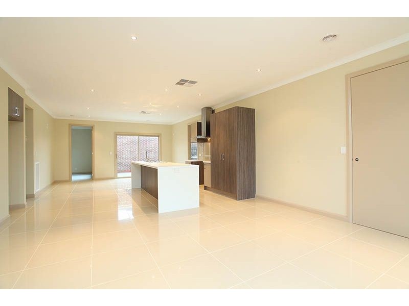 Unit 2/103 Quinn, Deer Park VIC 3023